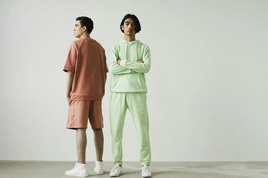 Wie kann ich trendige Looks für weniger Geld nachstylen?